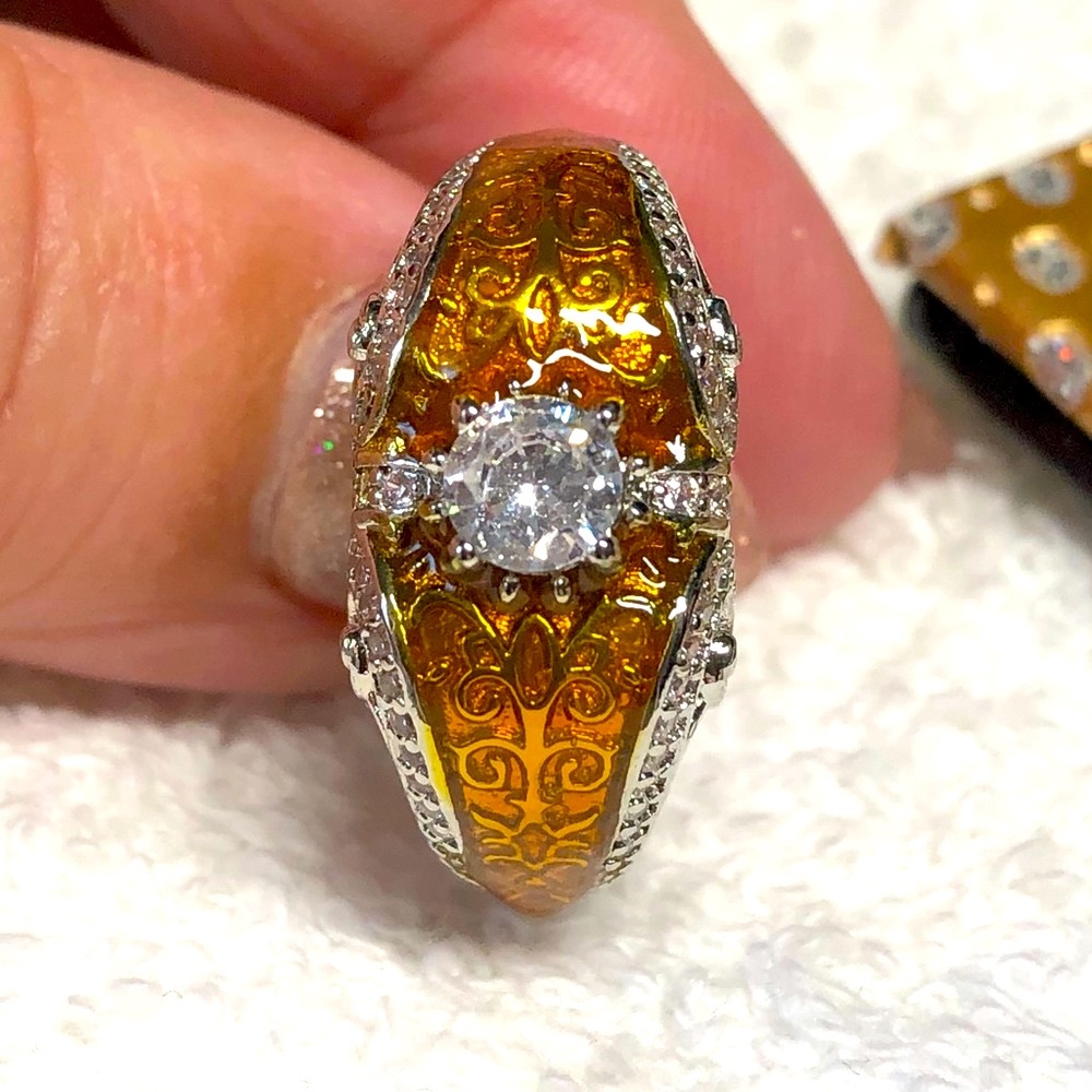 LAST CHANCE ⭐️💍romantic ladies ring, sterling silver -gold enamel and cubic  9